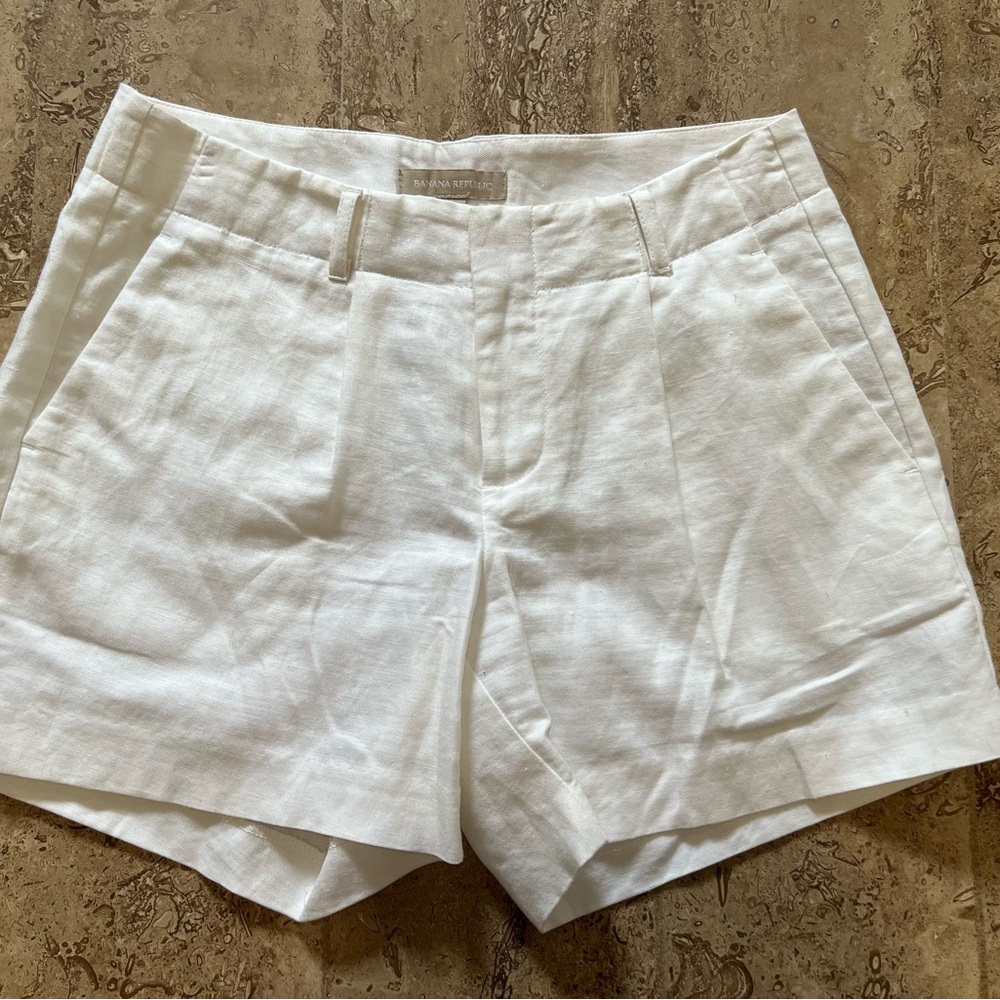 Banana Republic Cream Women's Linen 52% Cotton 48% shorts
